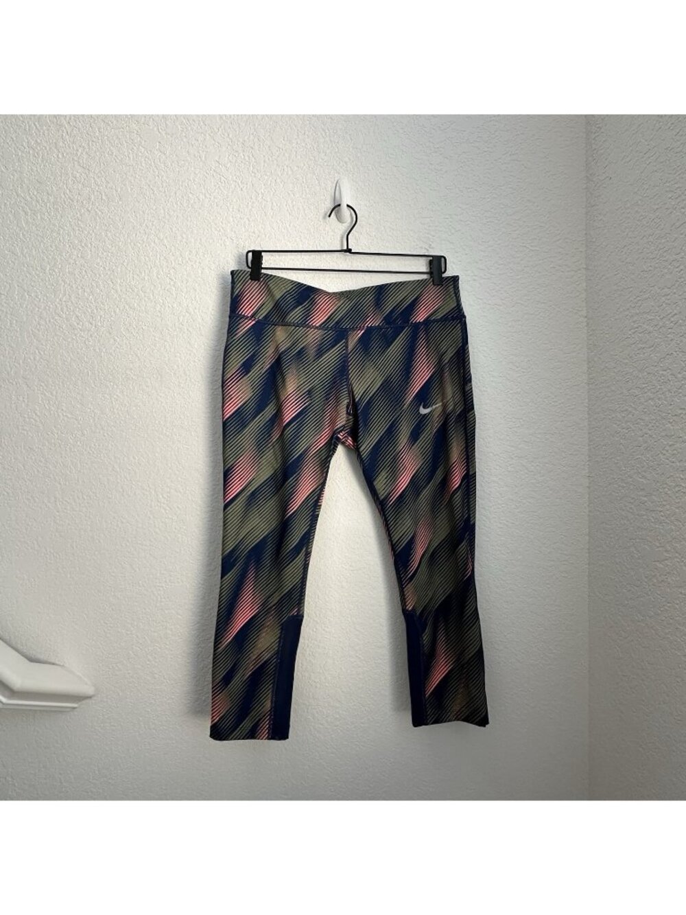Nike Dri Fit Cropped Leggings Women’s Size L Blue Training